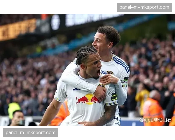 奥卡福尔梅开二度，利兹联客场2-0领先曼联